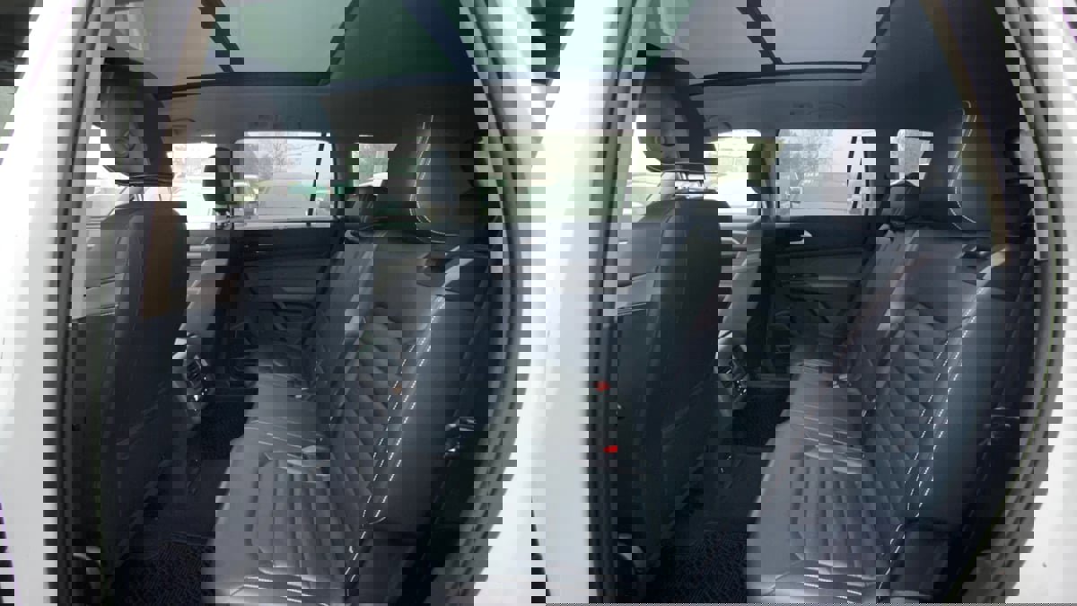 Used 2022 Volkswagen Atlas SEL Premium image 11