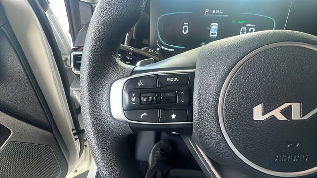 Used 2025 Kia Sportage LX FWD image 23