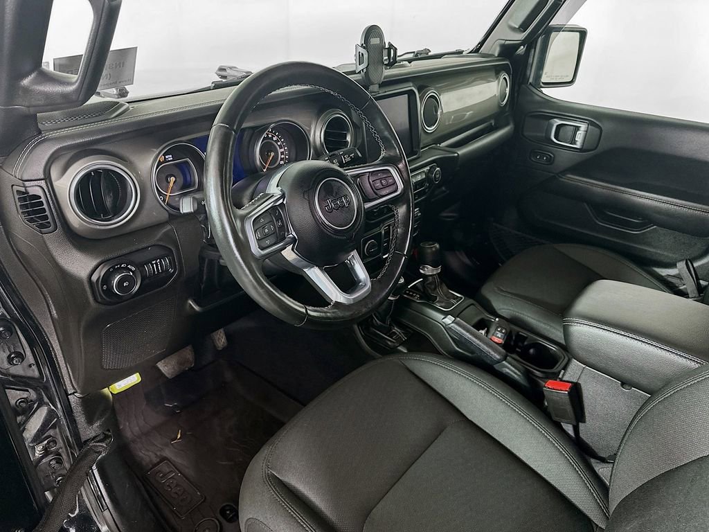 Used 2022 Jeep Wrangler Unlimited Sahara w/ Cold Weather Group image 30