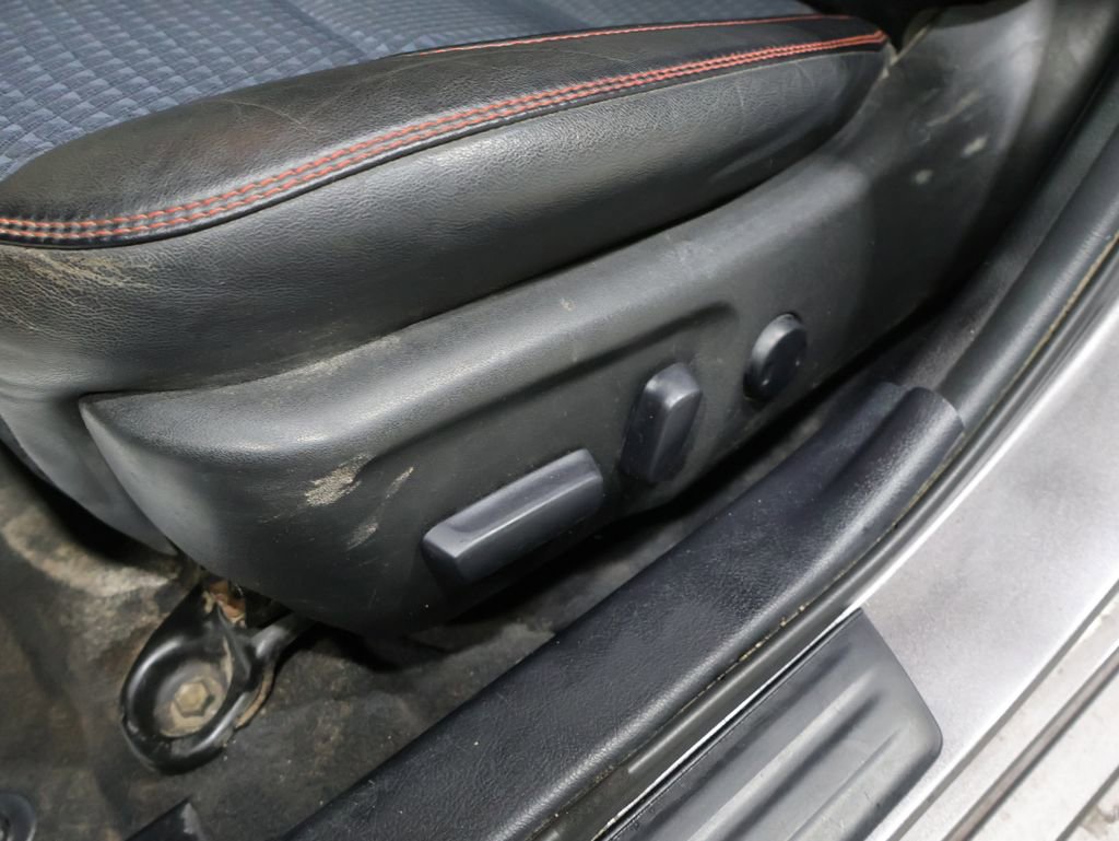 Used 2015 Toyota Camry SE image 11