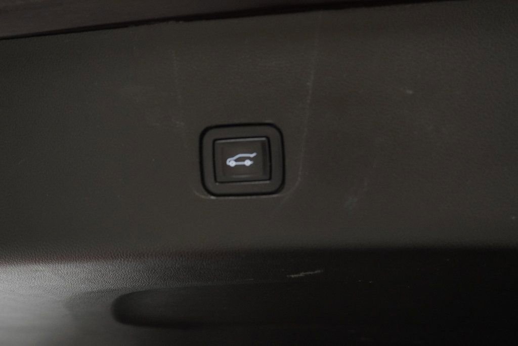 Used 2021 Chevrolet Traverse LT image 43