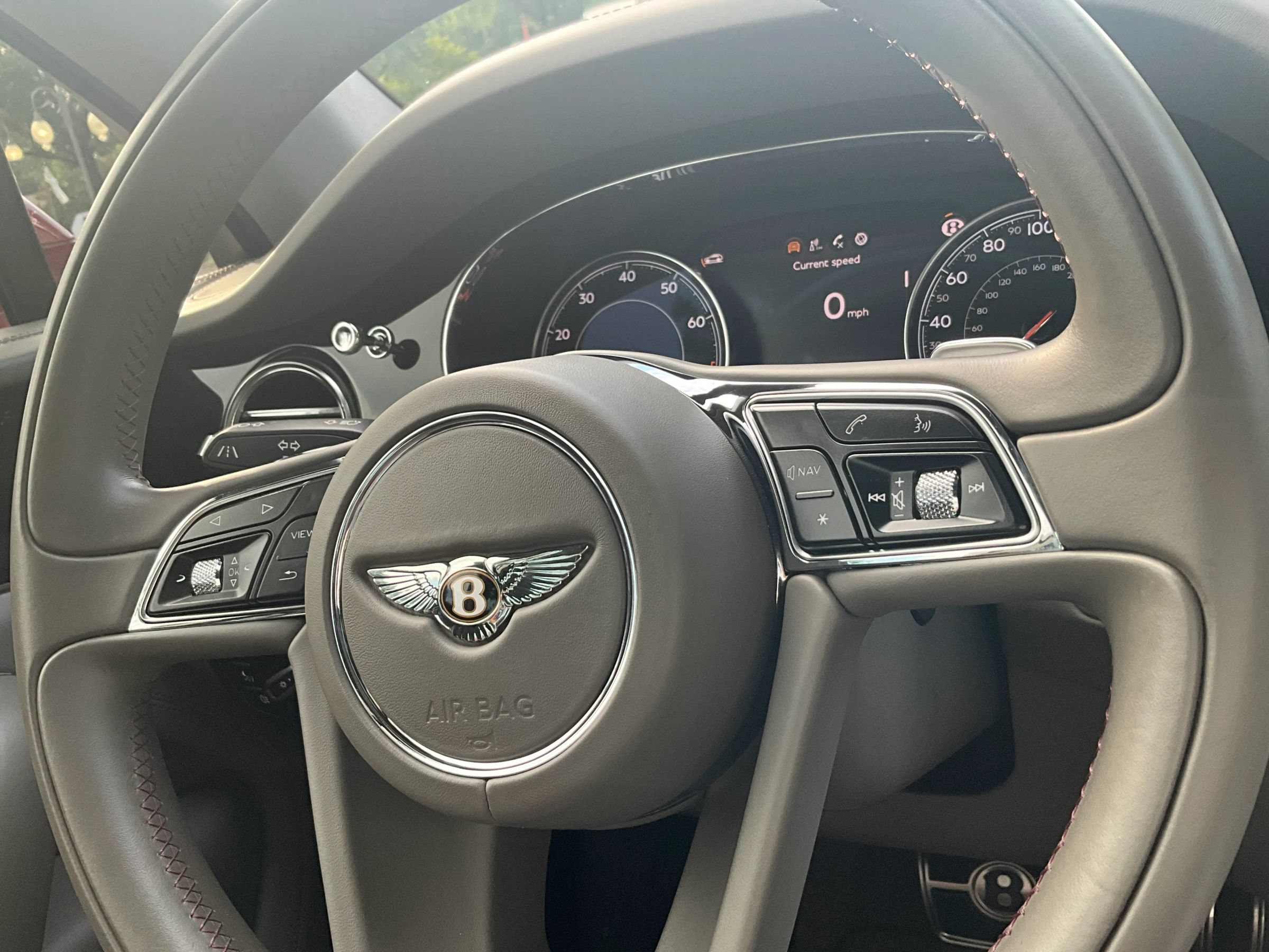 Used 2019 Bentley Bentayga AWD/4WD image 27