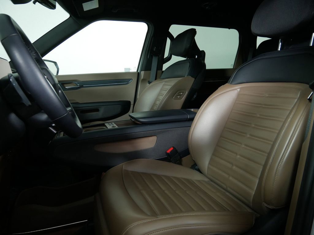 Certified 2024 Kia EV9 Land image 15