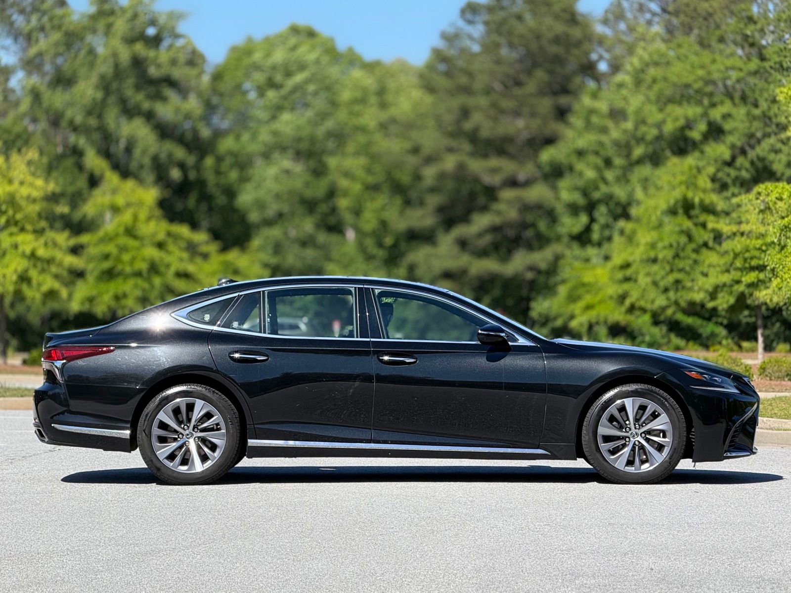 Used 2018 Lexus LS 500 AWD w/ Accessory Package (Z2) image 12