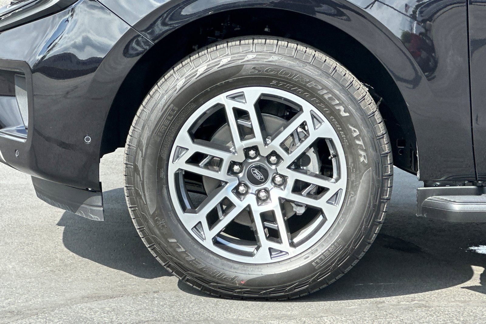 New 2025 Ford Expedition Active image 27