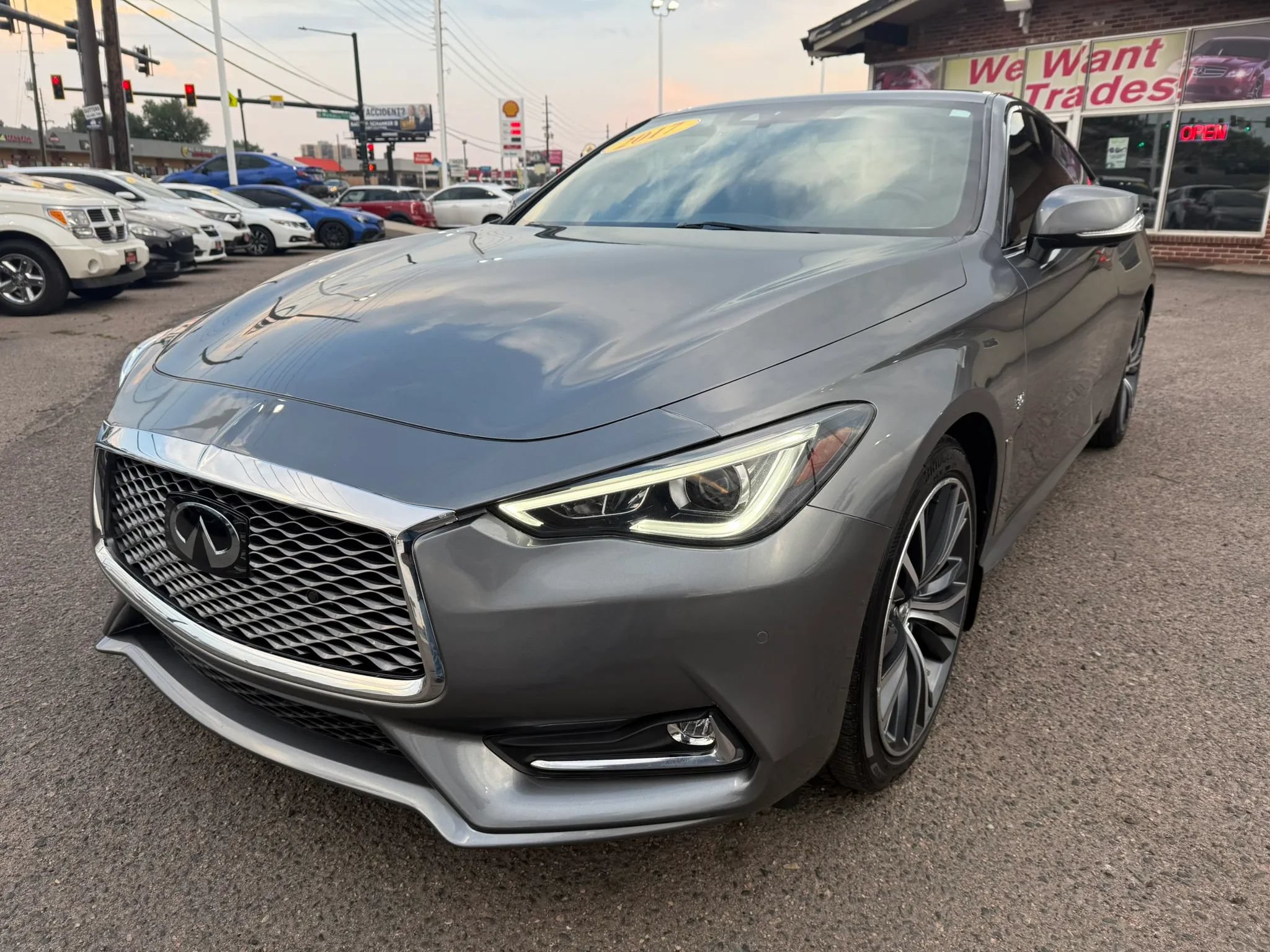 Used 2017 INFINITI Q60 3.0t w/ Premium Plus Package 3.0T AWD/4WD image 4