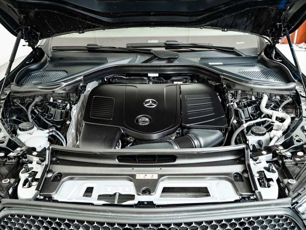 Certified 2025 Mercedes-Benz GLC 300 4MATIC image 45