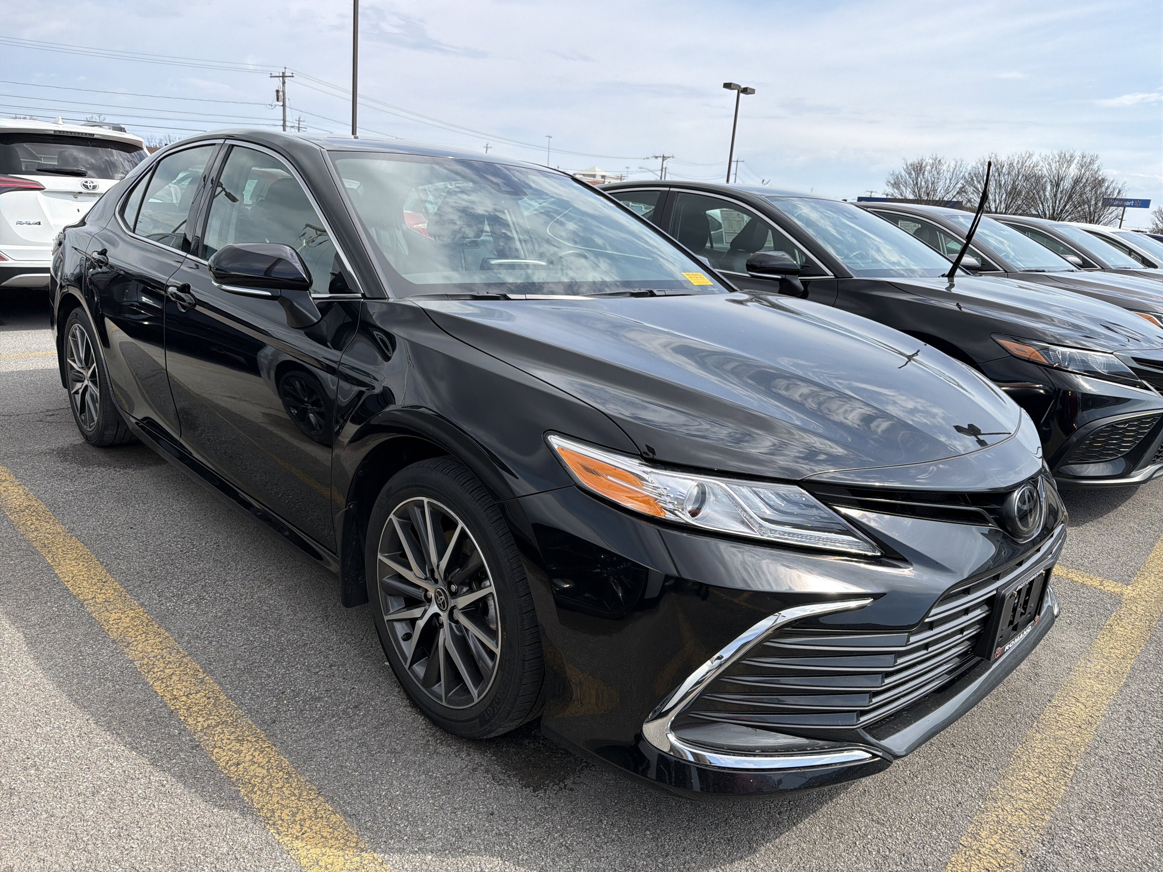 Used 2023 Toyota Camry XLE AWD/4WD image 2