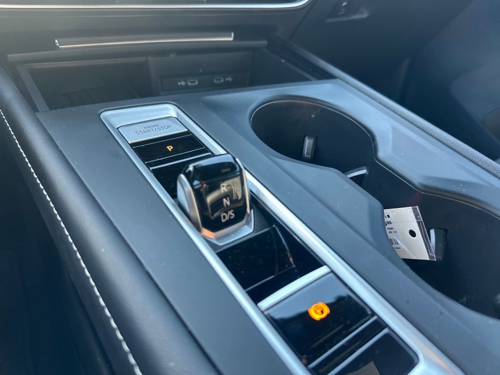 Used 2025 Volkswagen Atlas Cross Sport SE image 16