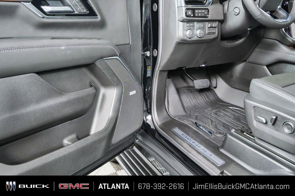 New 2027 GMC Yukon Denali w/ Denali Reserve Package AWD/4WD image 8