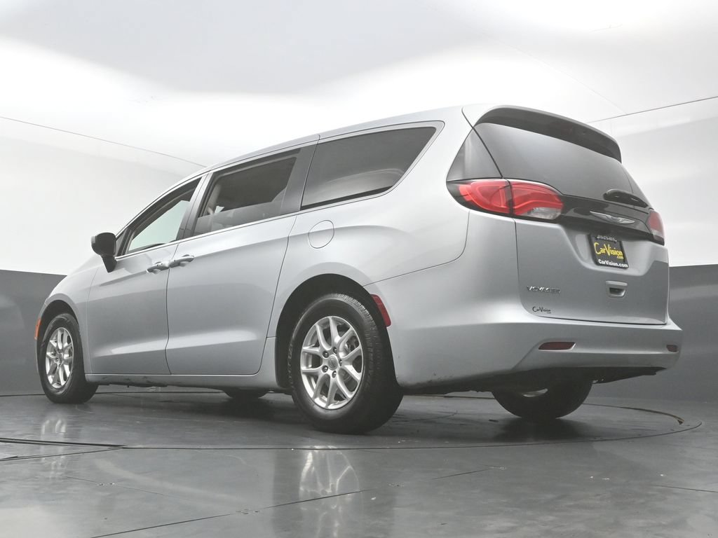 Used 2022 Chrysler Voyager LX FWD image 42