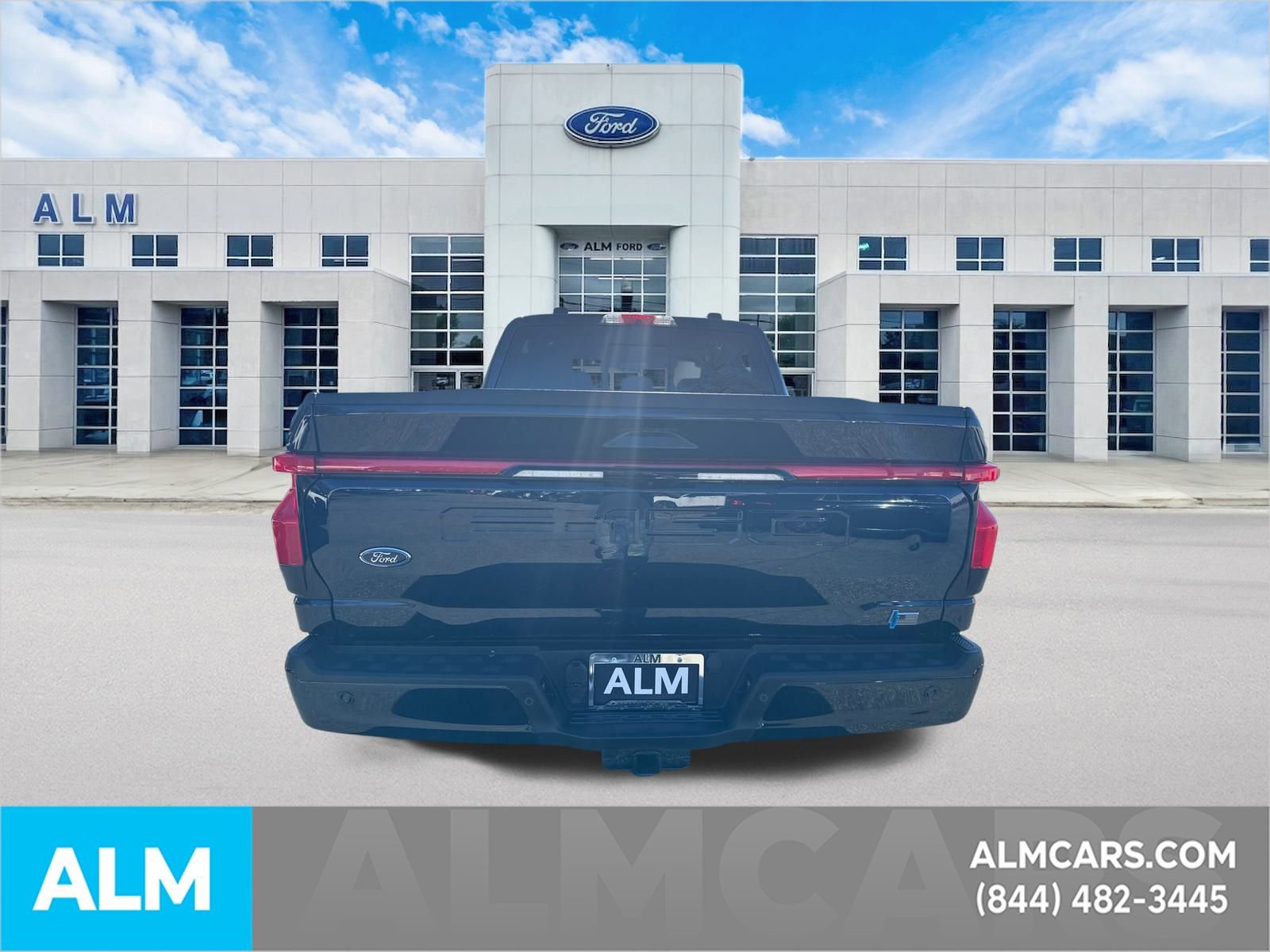 Used 2022 Ford F150 Lightning Lariat image 6