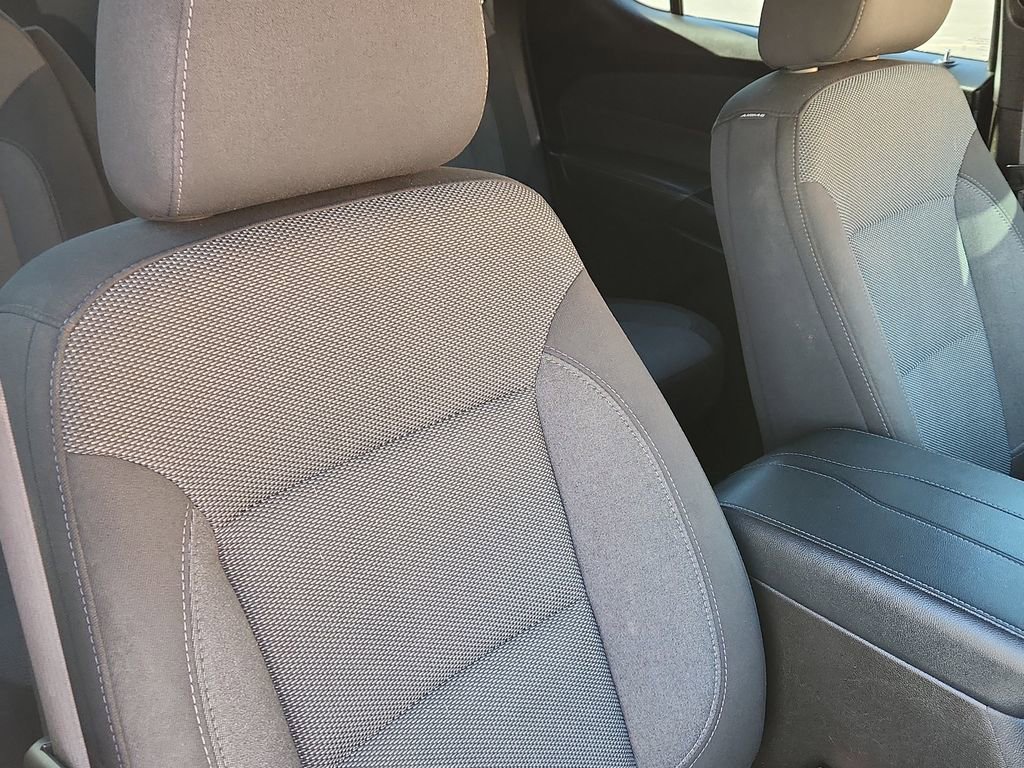 Used 2023 Chevrolet Traverse LT image 15