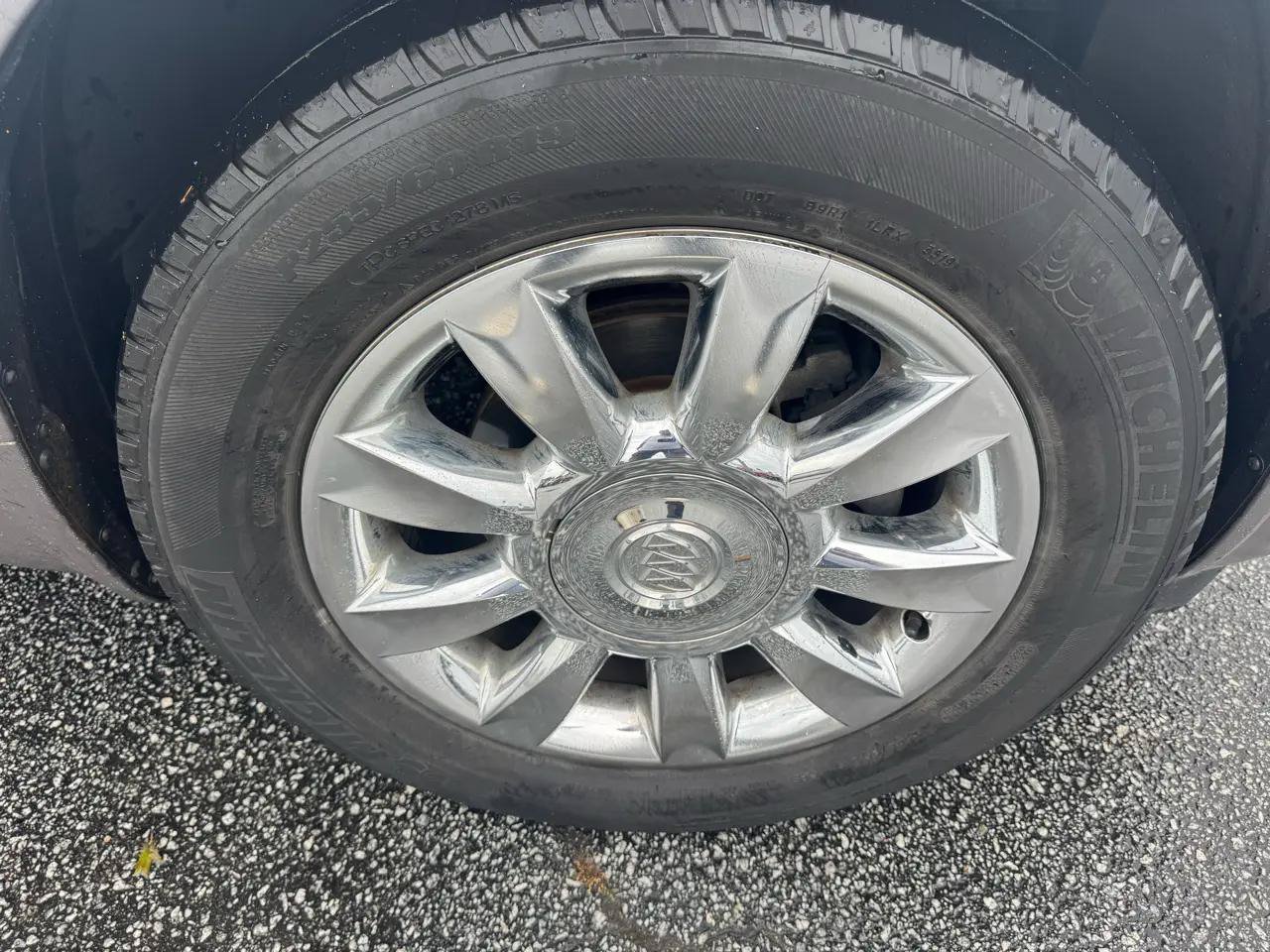 Used 2011 Buick Enclave CXL AWD/4WD image 29