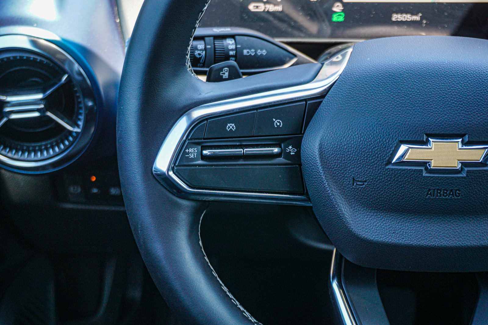 New 2026 Chevrolet Equinox EV LT FWD image 24