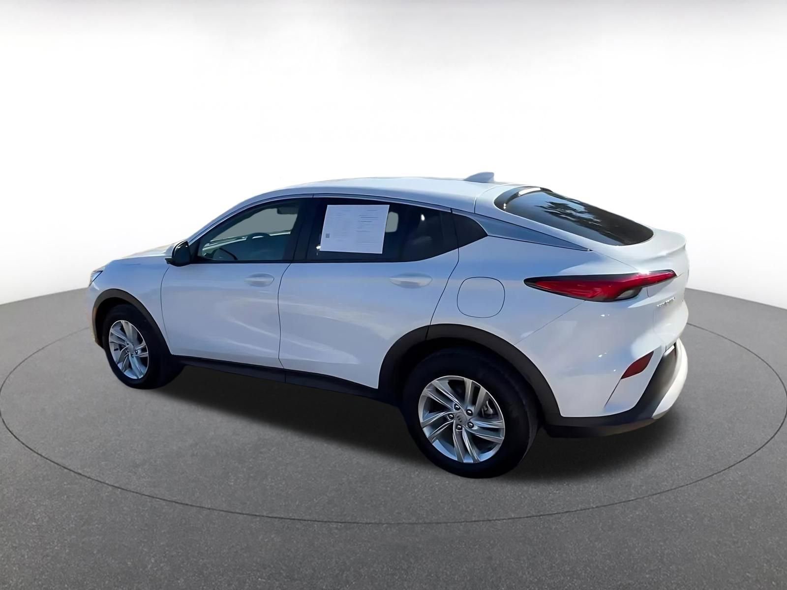 Used 2025 Buick Envista Preferred image 11