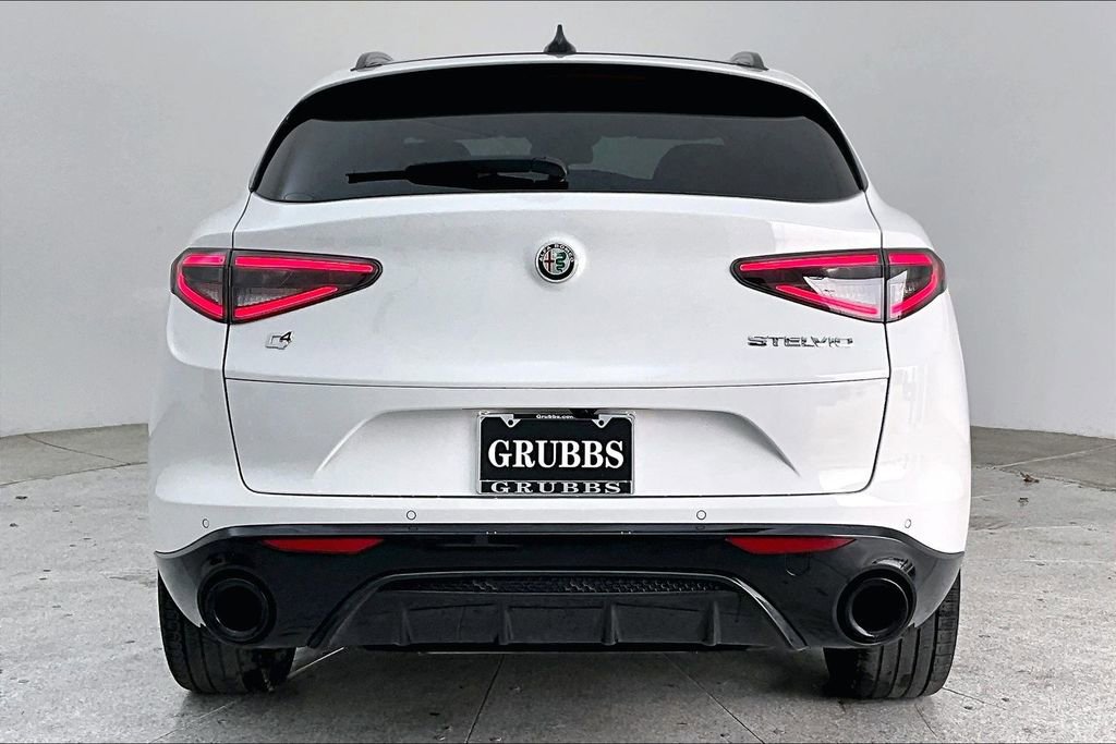 Used 2025 Alfa Romeo Stelvio Sprint w/ Veloce Package image 7