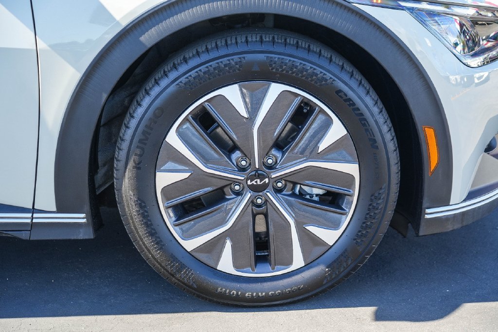 Used 2024 Kia EV6 Light AWD/4WD image 12