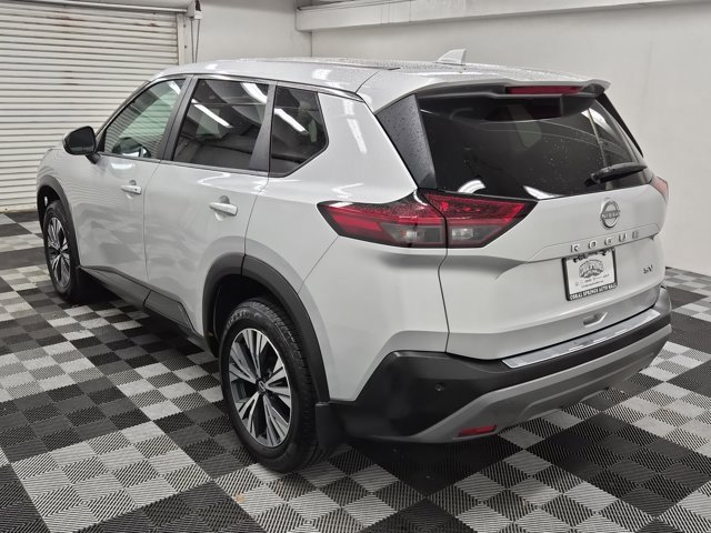 Used 2022 Nissan Rogue SV image 4