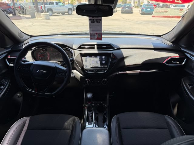 Used 2023 Chevrolet TrailBlazer RS w/ Sun and Liftgate Package FWD image 16
