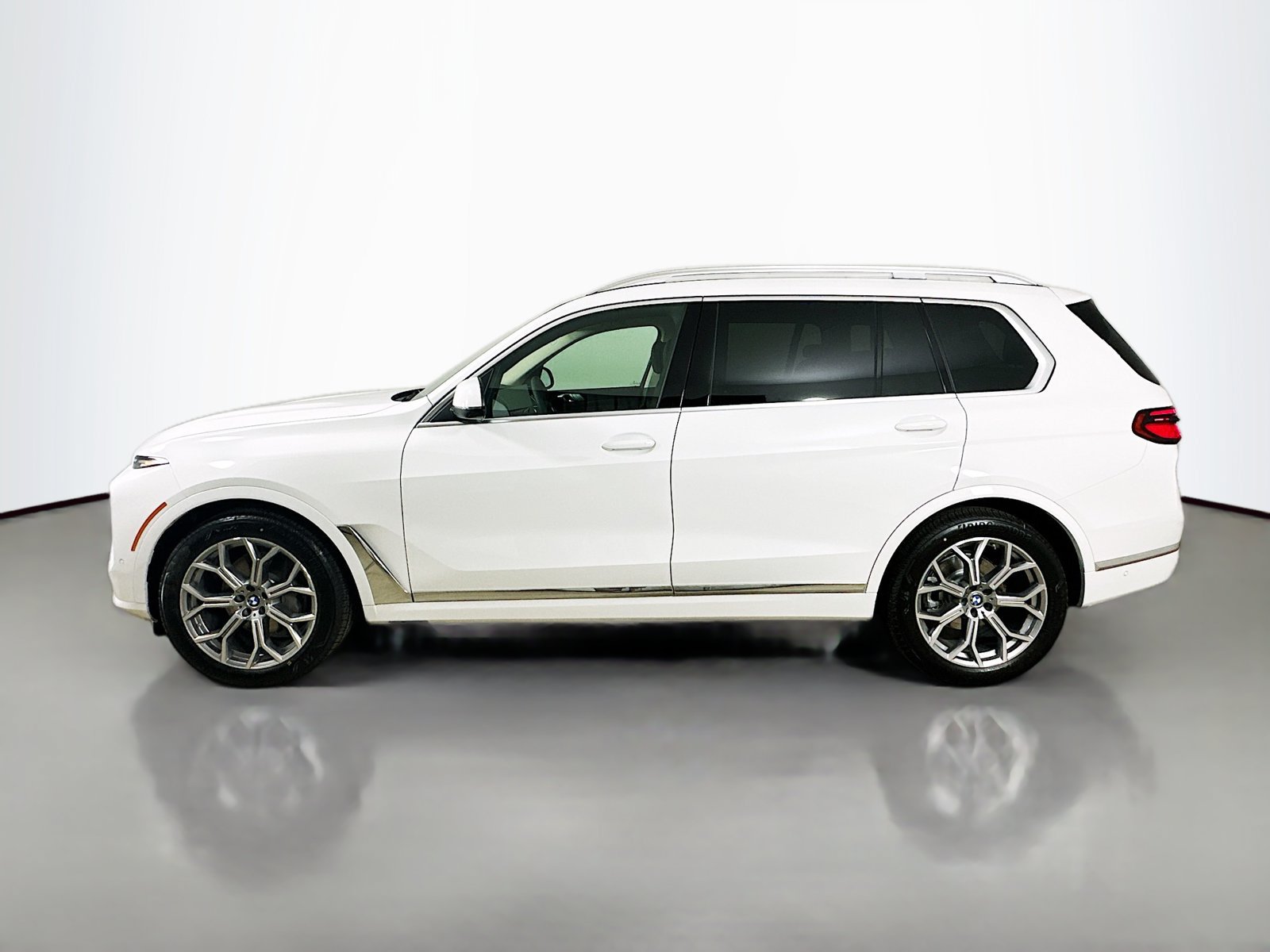 New 2027 BMW X7 xDrive40i w/ Premium Package AWD/4WD image 8