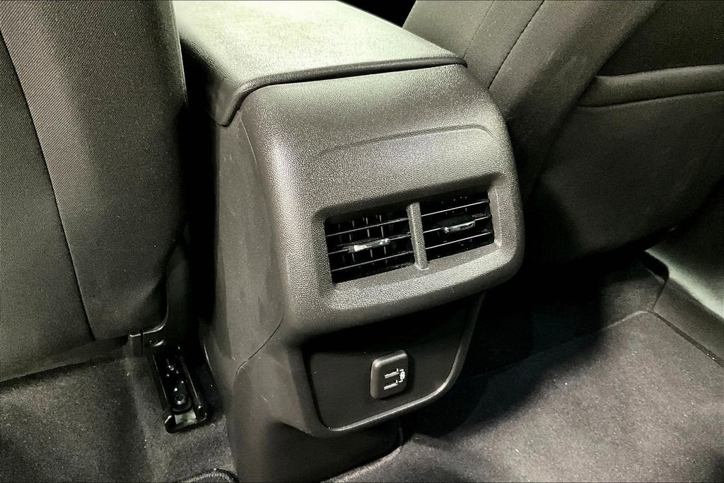 Used 2023 Chevrolet Equinox LT image 30