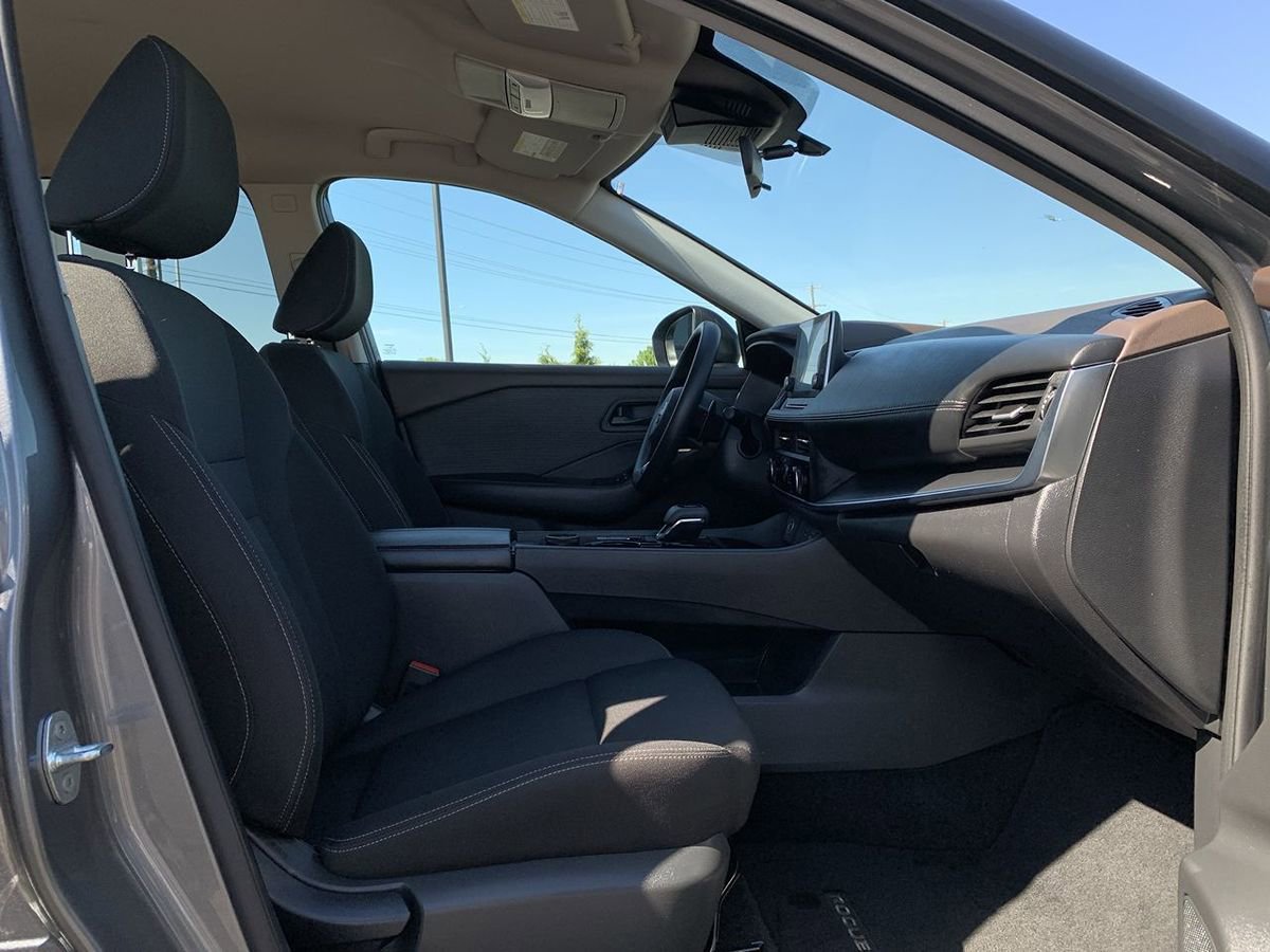Used 2023 Nissan Rogue S AWD/4WD image 27