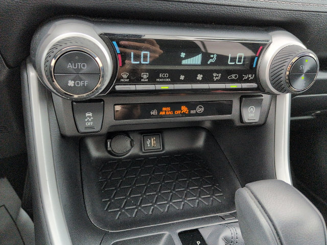 Certified 2025 Toyota RAV4 XLE w/ Convenience Package FWD image 25