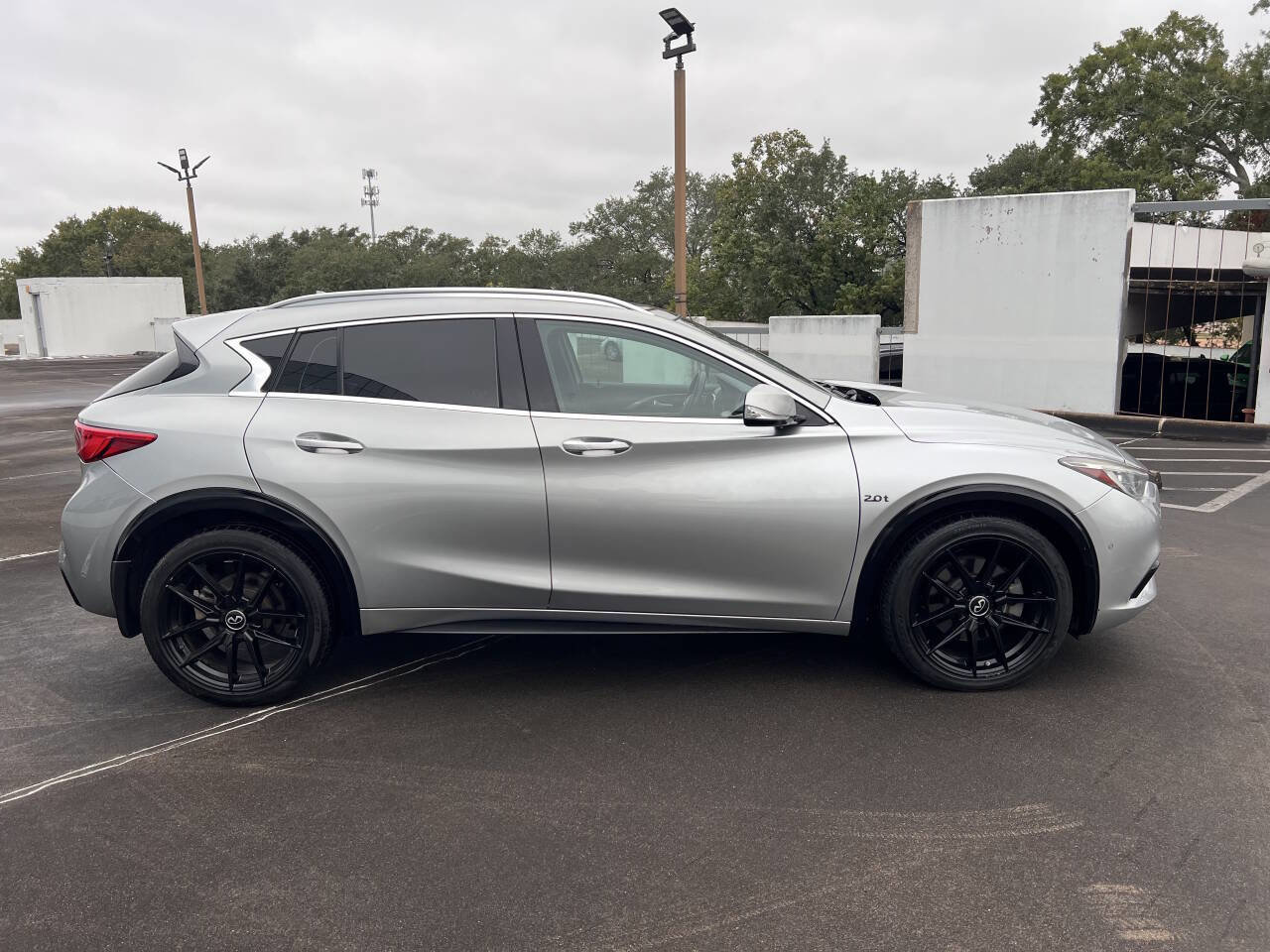 Used 2018 INFINITI QX30 Premium w/ Navigation Package image 9