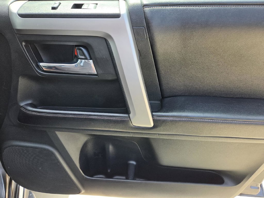 Used 2016 Toyota 4Runner Limited AWD/4WD image 7