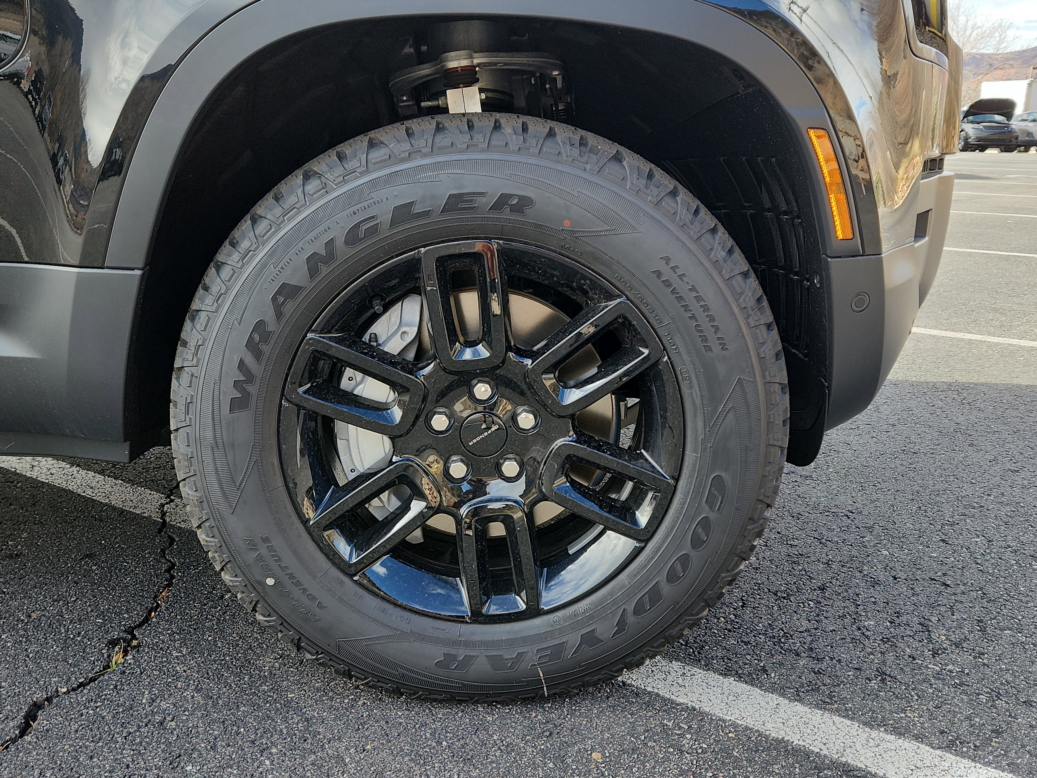 New 2026 Land Rover Defender 110 S image 21