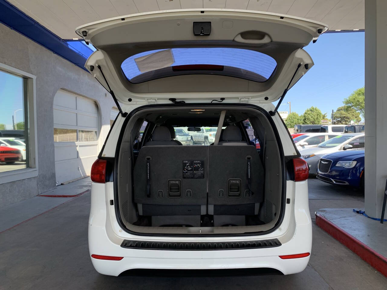 Used 2016 Kia Sedona L FWD image 13