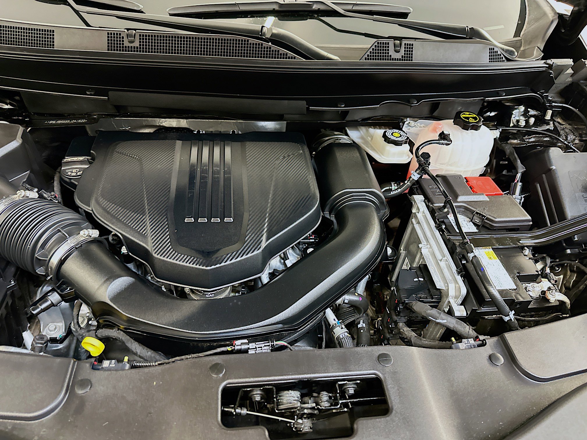 Used 2025 Chevrolet Traverse LT w/ Sun and Wheel Package image 37