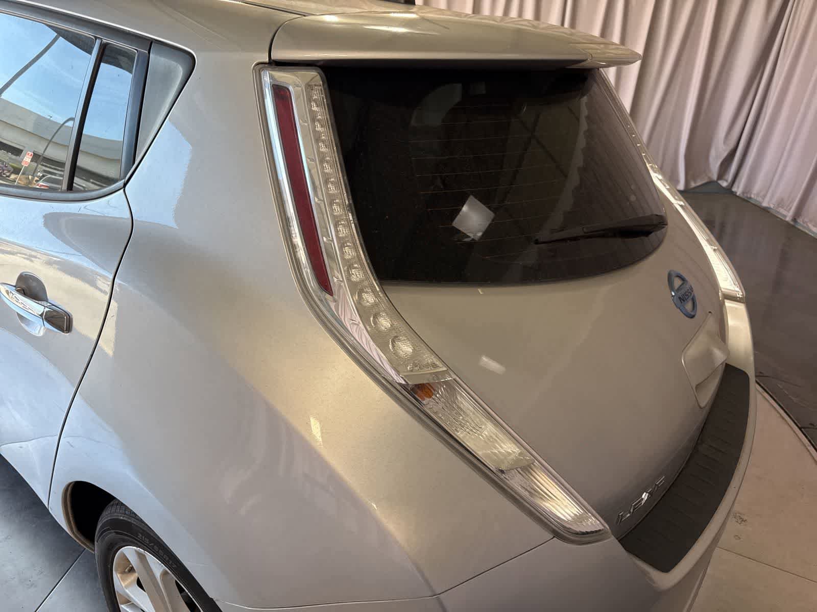 Used 2015 Nissan Leaf S FWD image 8