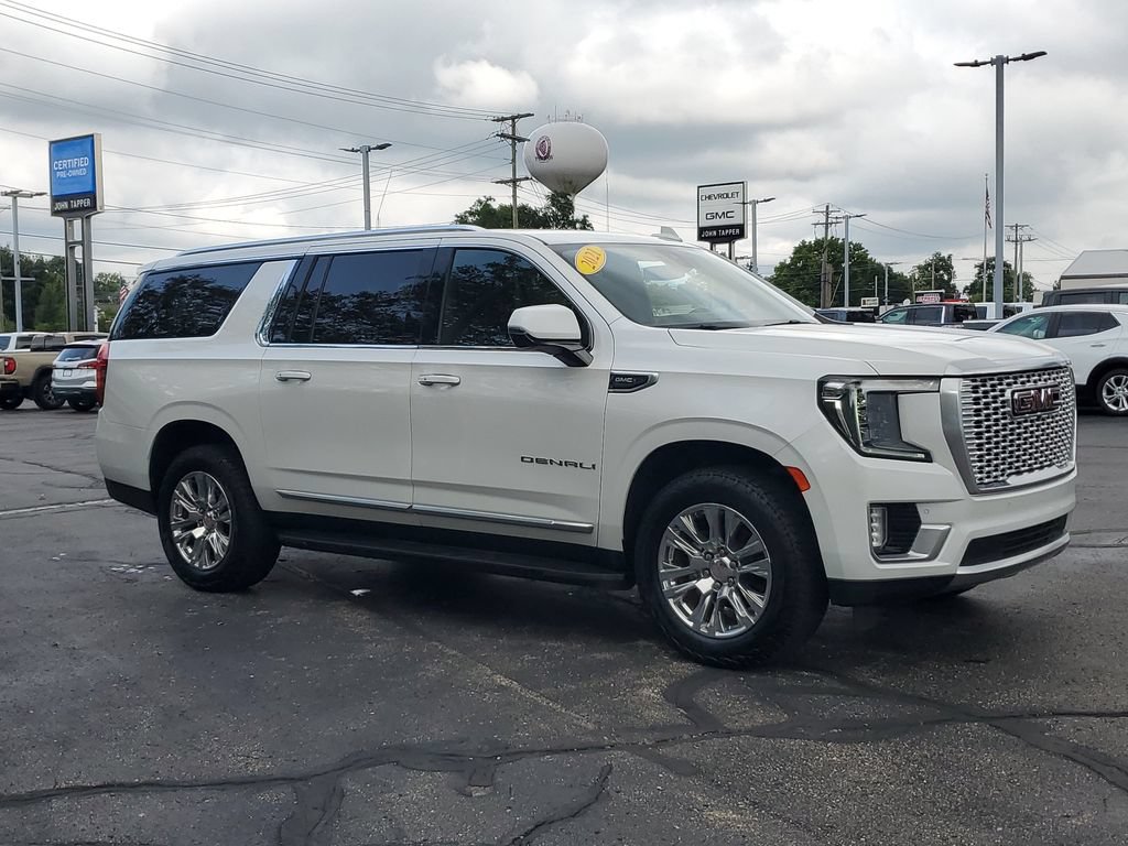 Used 2021 GMC Yukon XL Denali AWD/4WD image 3