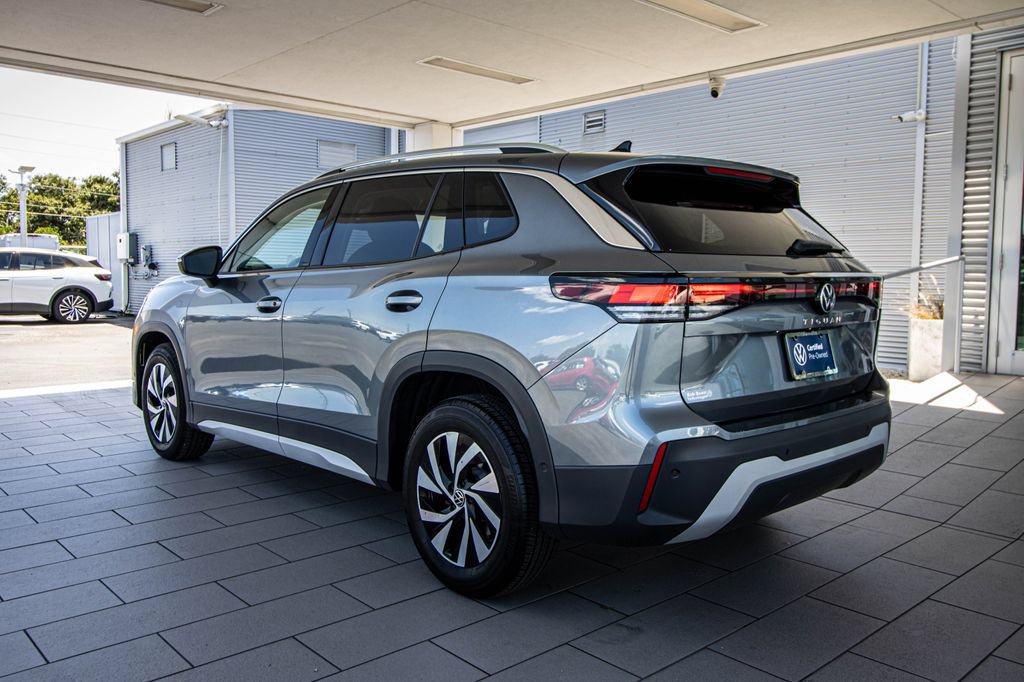 Used 2025 Volkswagen Tiguan S FWD image 14