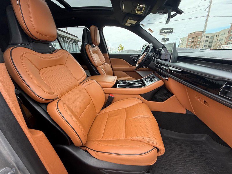 Used 2023 Lincoln Aviator Black Label image 13