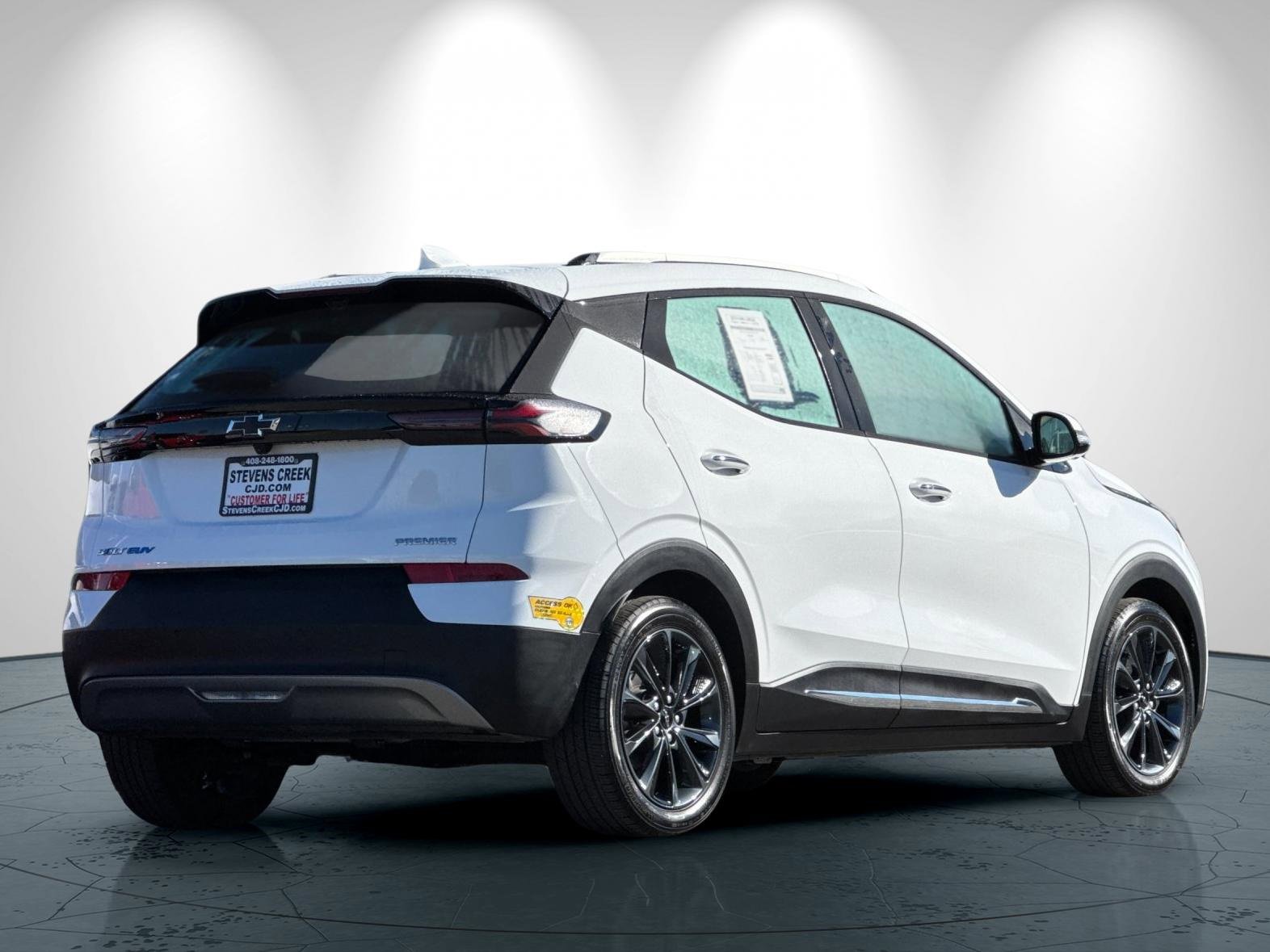 Used 2022 Chevrolet Bolt EUV Premier w/ Launch Edition image 4