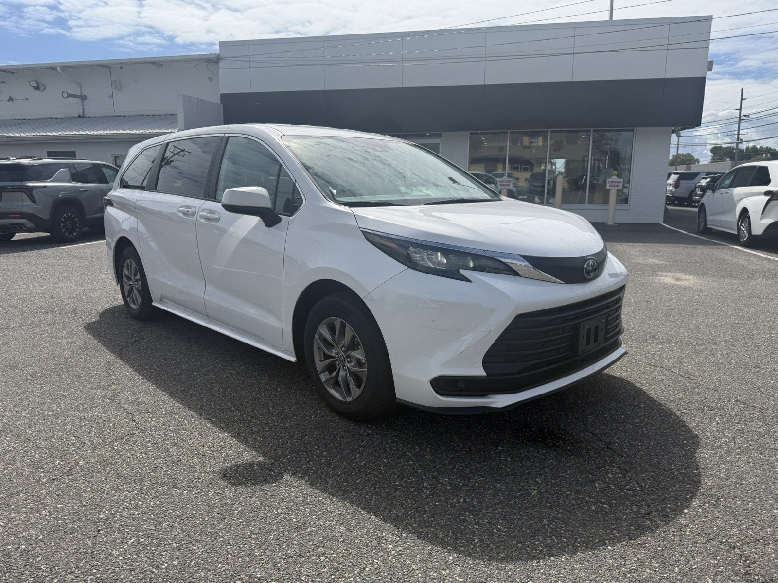 Used 2025 Toyota Sienna LE