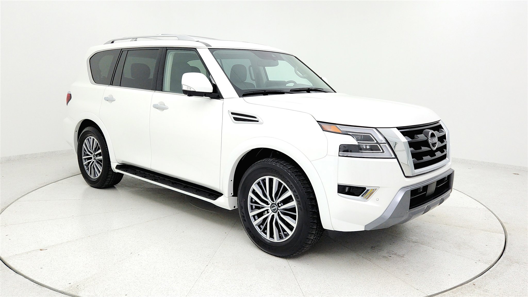 Used 2024 Nissan Armada SL w/ Captain's Chairs Package image 6