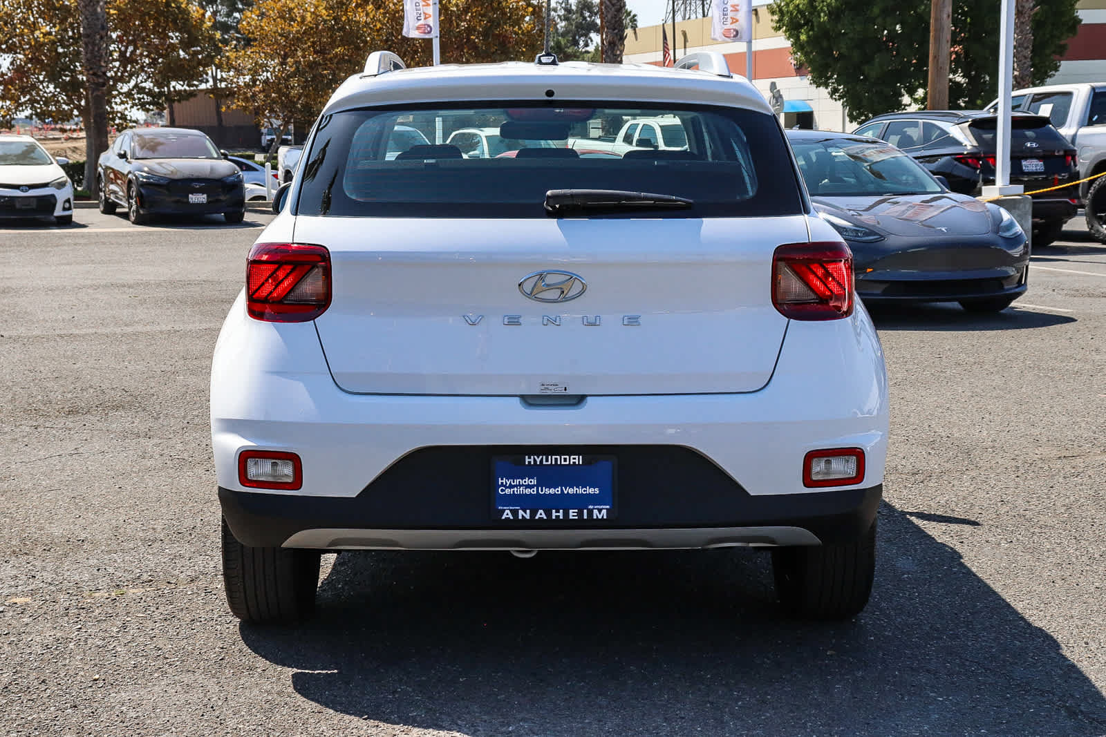 Used 2026 Hyundai Venue SEL FWD image 8