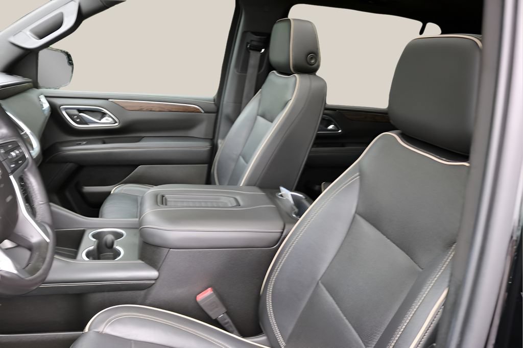 Used 2021 Chevrolet Suburban Premier w/ Premium Package RWD image 14