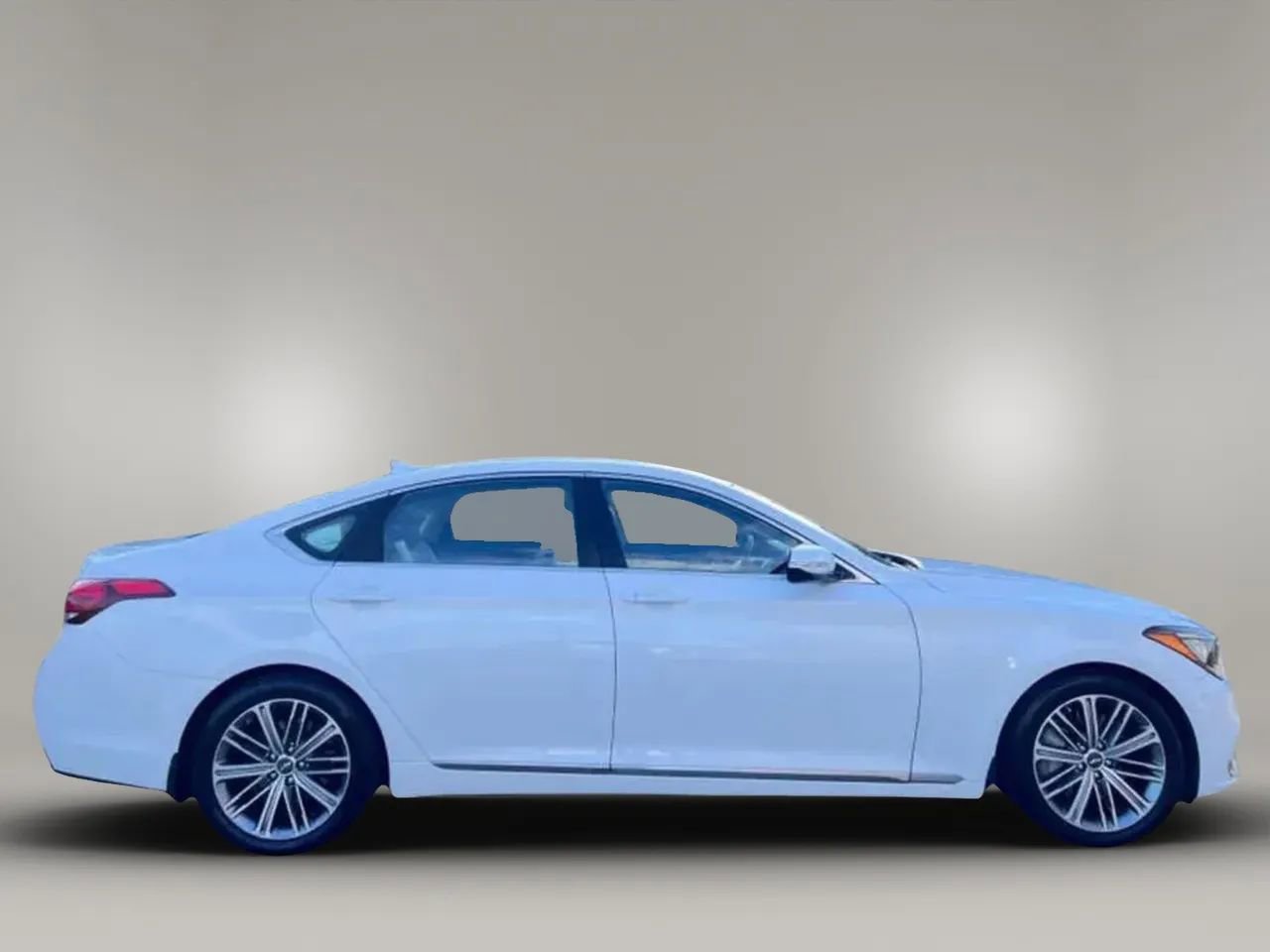 Used 2018 Genesis G80 3.8 RWD image 7