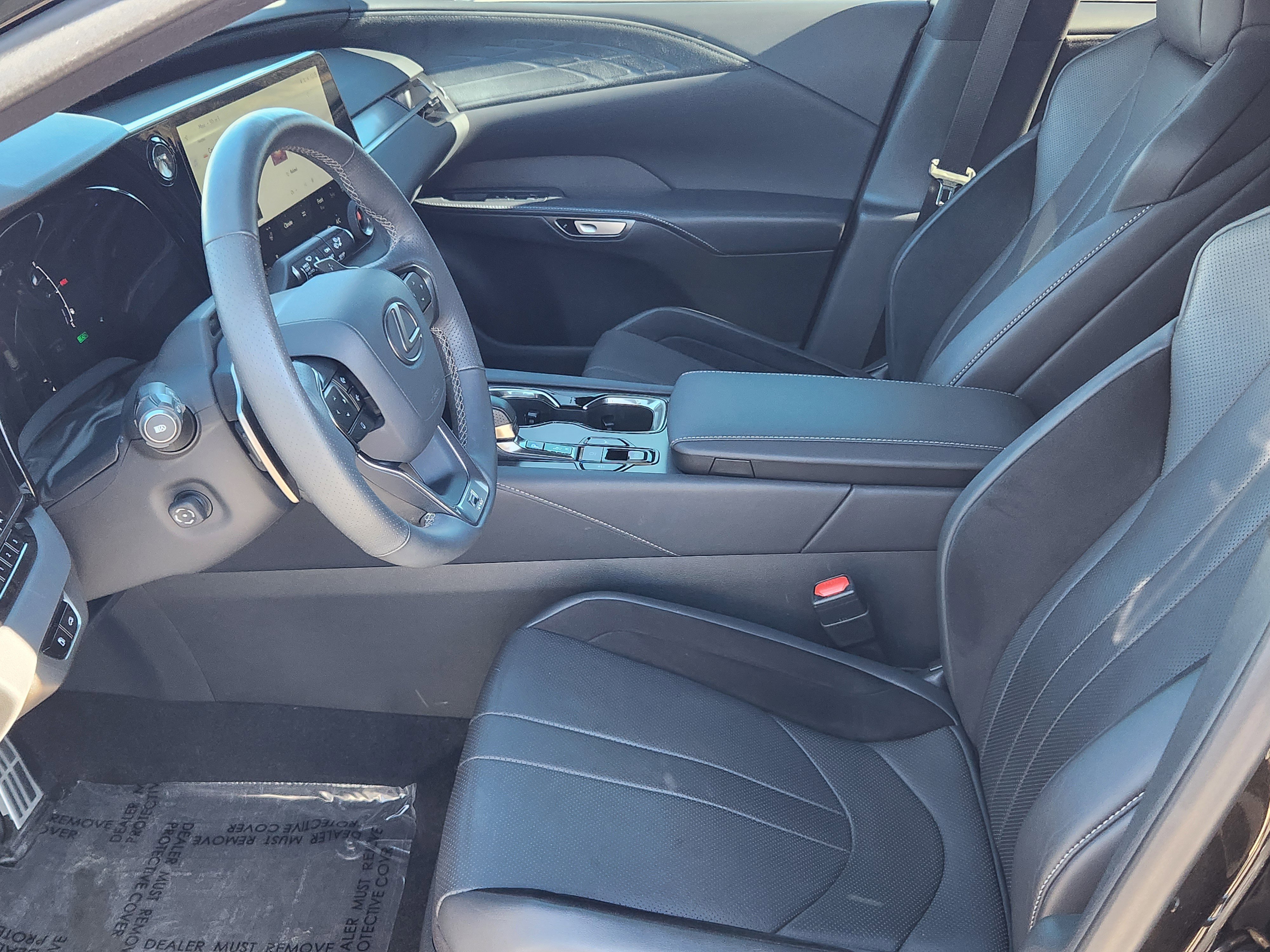 Used 2023 Lexus RX 500h F Sport image 13