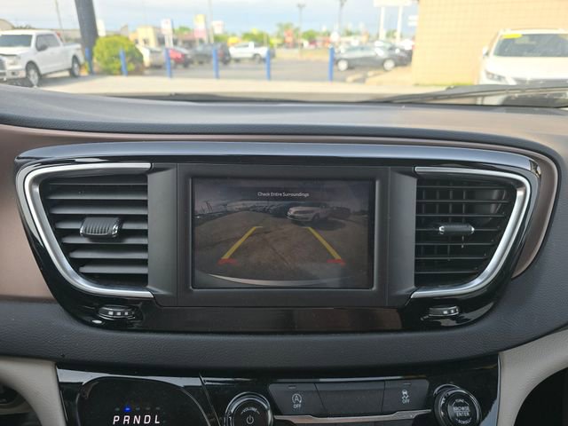 Used 2024 Chrysler Voyager LX FWD image 17