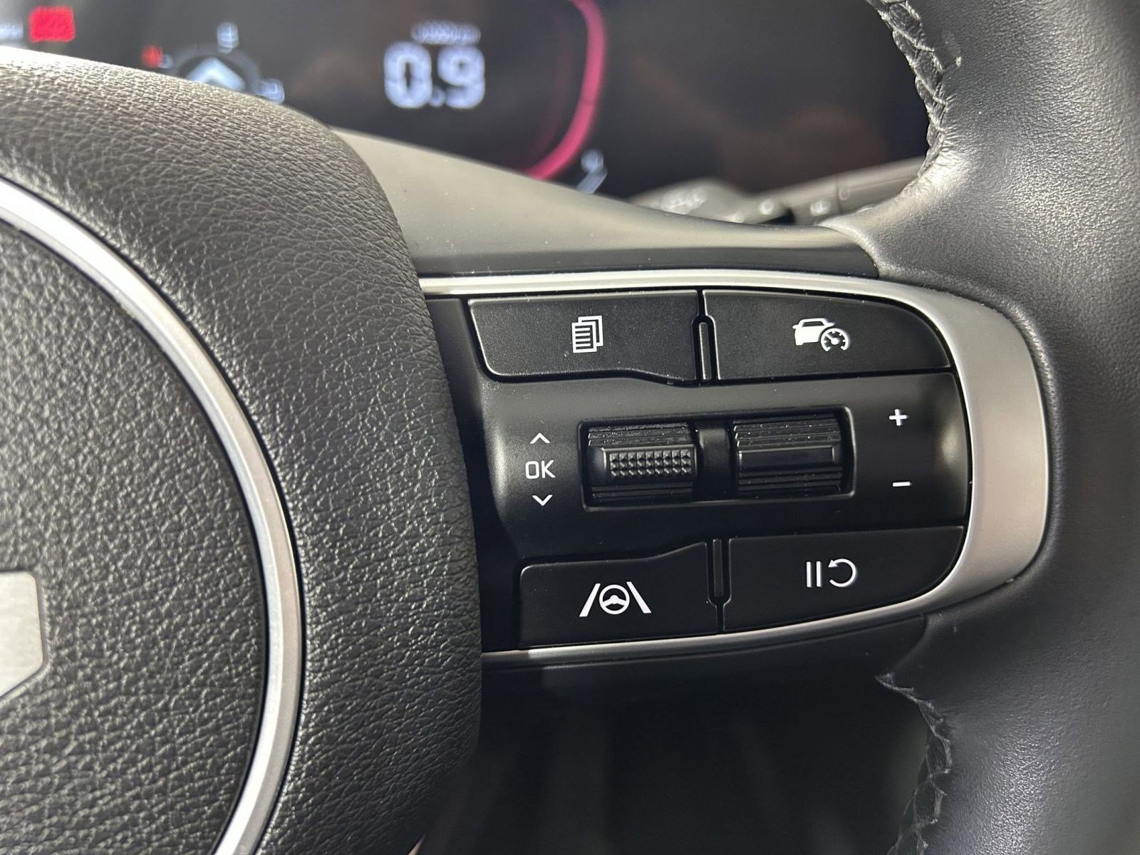 Certified 2024 Kia Sportage EX image 23