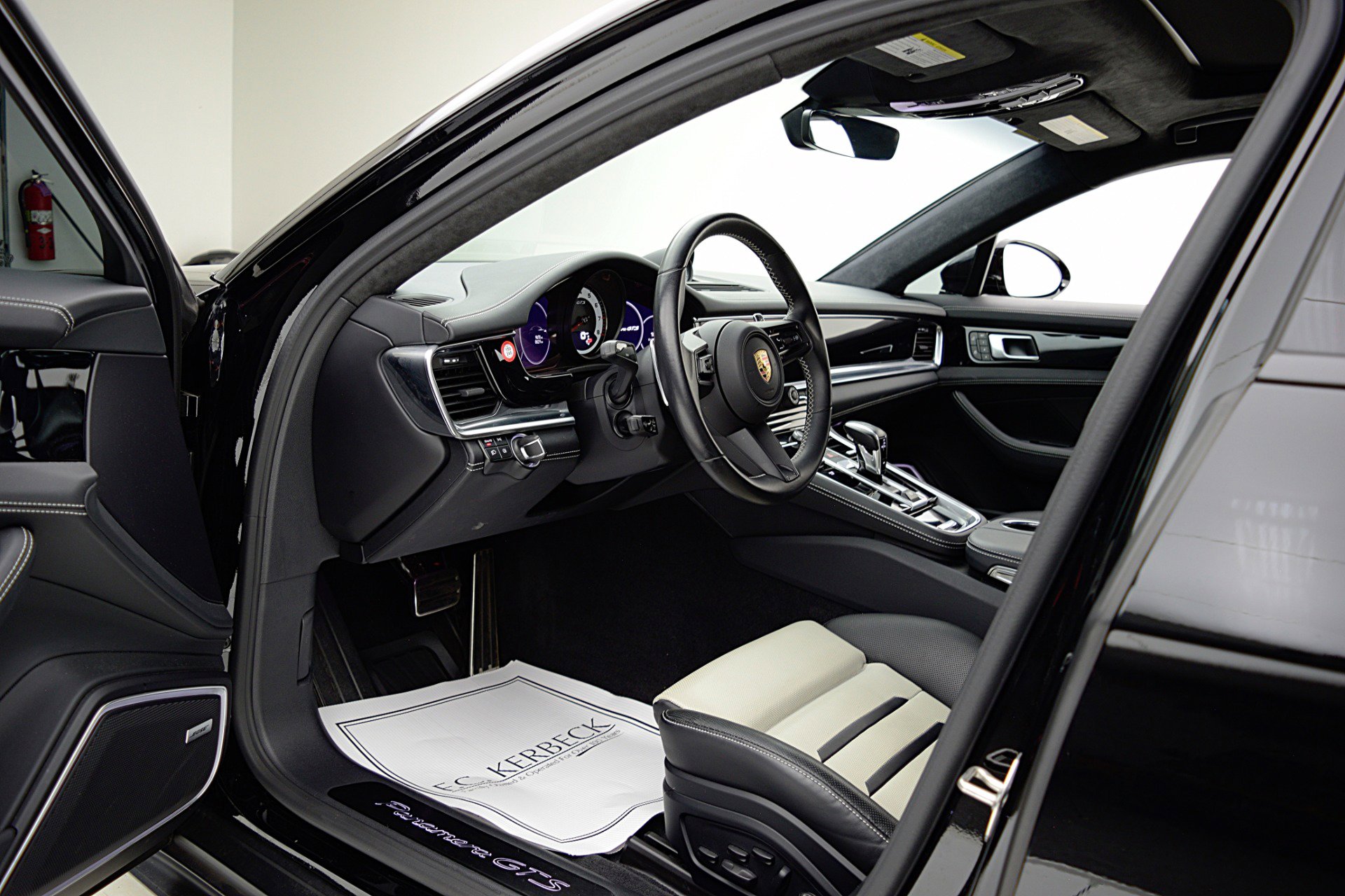 Used 2023 Porsche Panamera GTS image 33