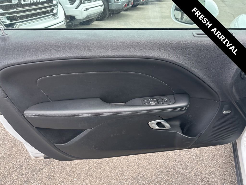 Used 2016 Dodge Challenger SXT Plus RWD image 10