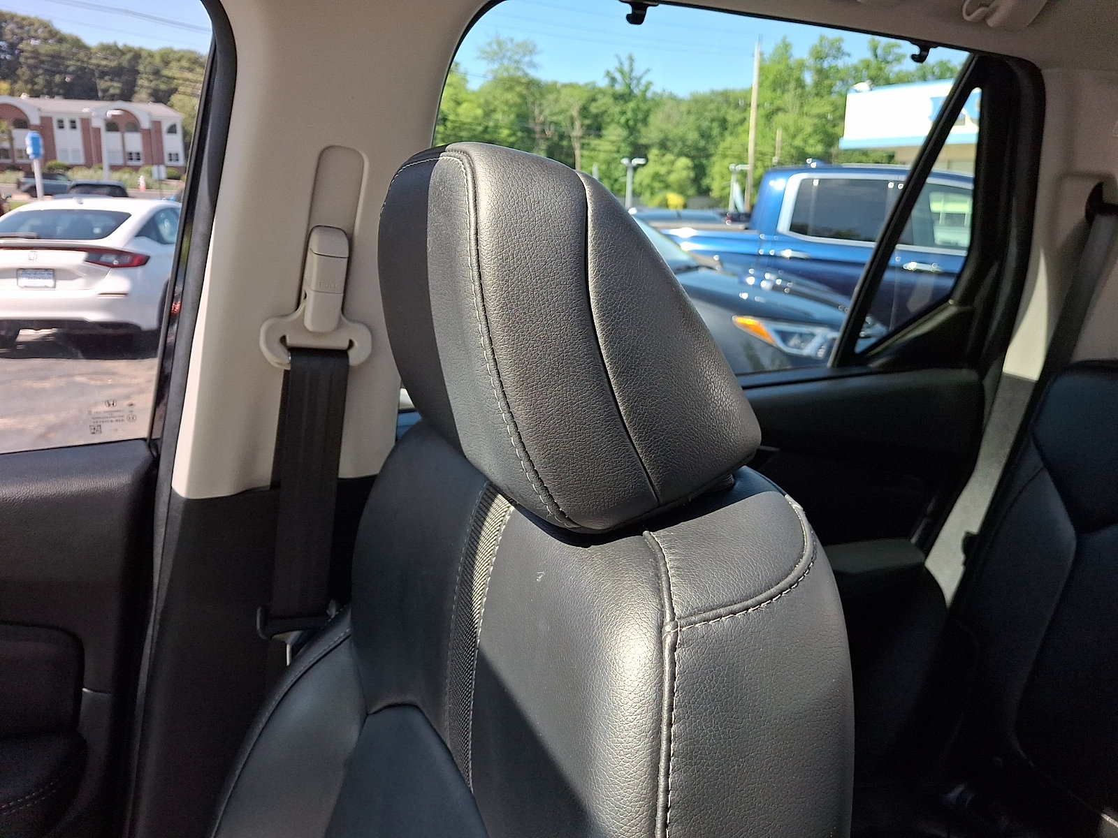 Certified 2025 Honda Pilot Touring image 17