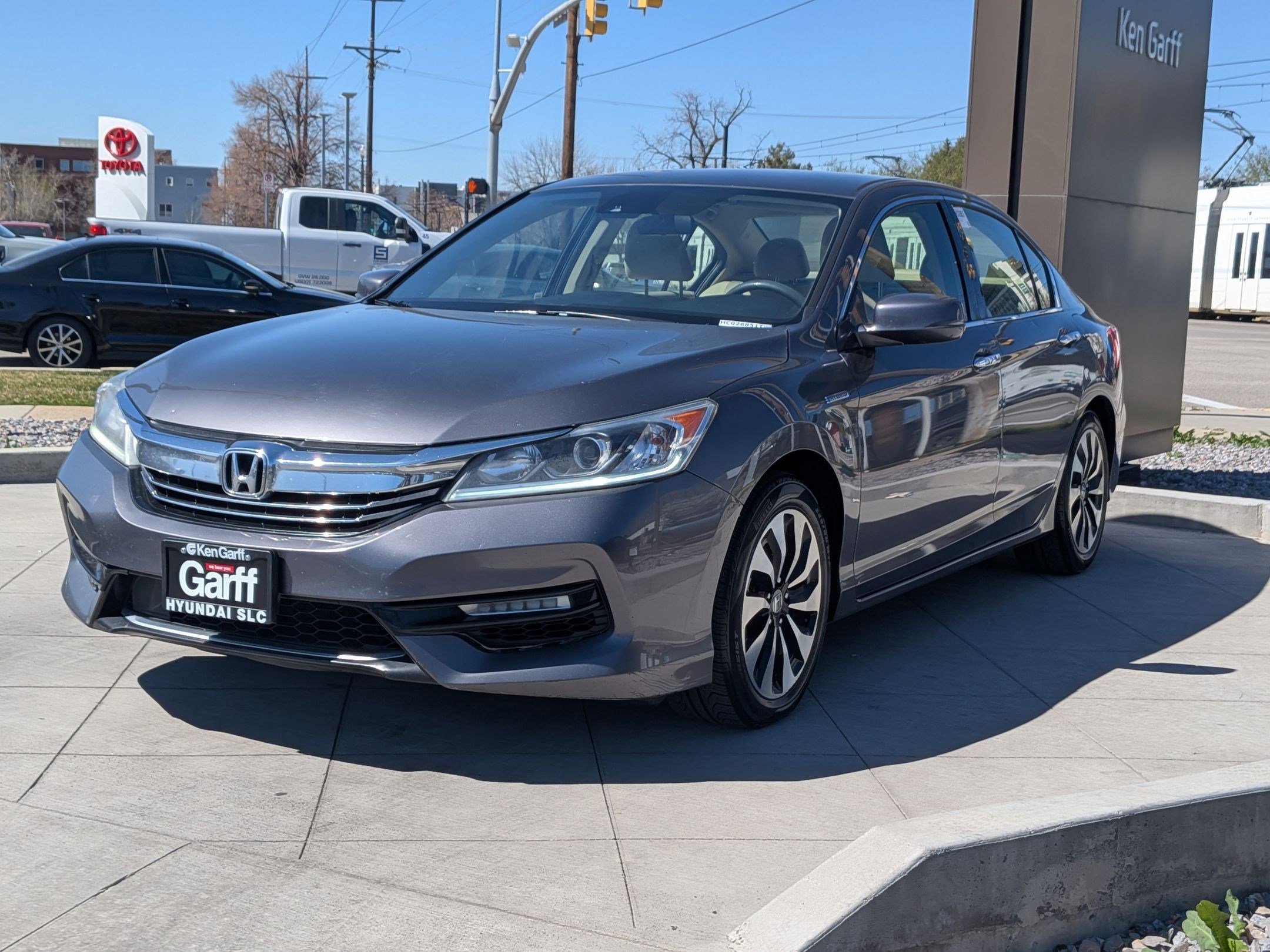 Used 2017 Honda Accord Base image 9